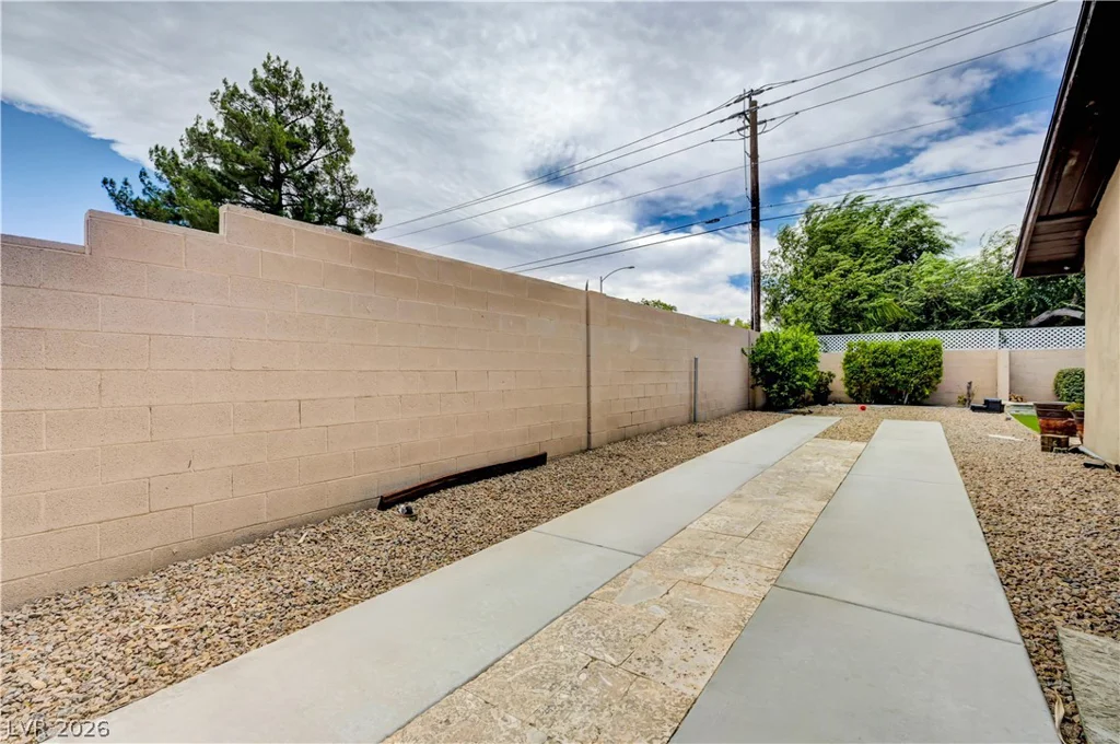 2712 Oakey, Las Vegas, NV 89102