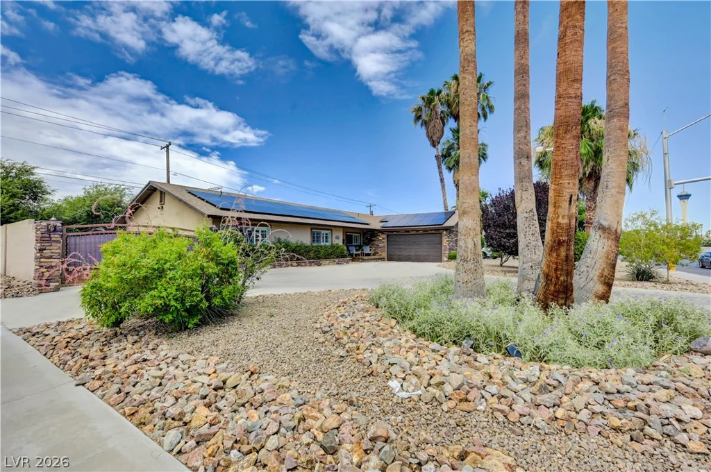 2712 Oakey, Las Vegas, NV 89102