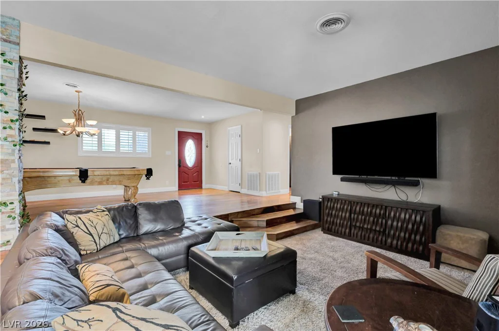 2712 Oakey, Las Vegas, NV 89102