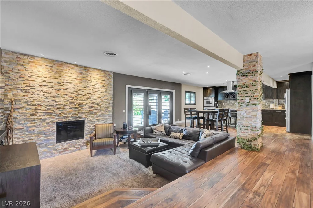 2712 Oakey, Las Vegas, NV 89102