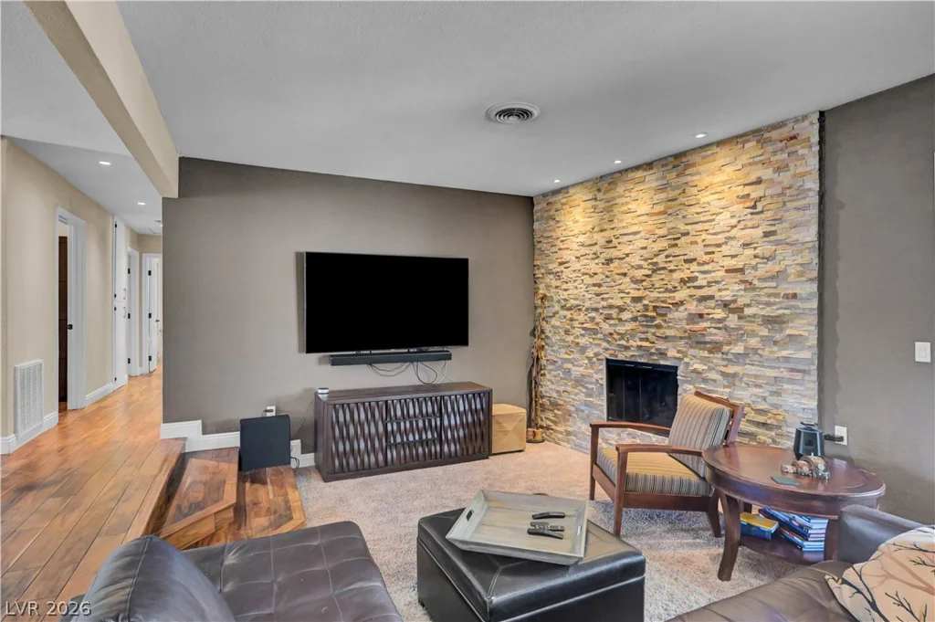 2712 Oakey, Las Vegas, NV 89102