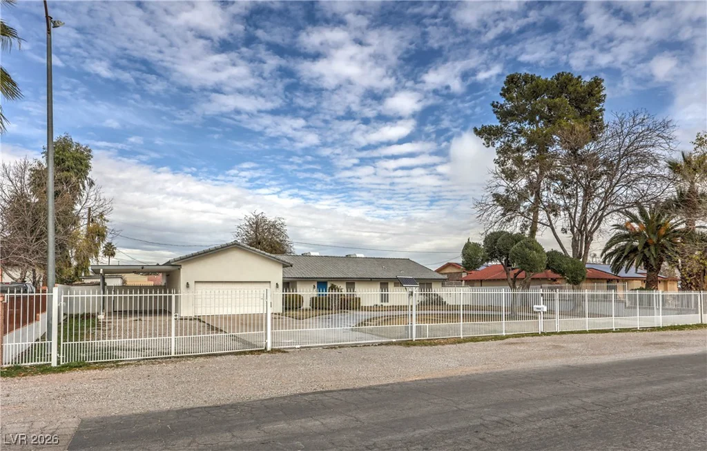 5854 Alfred, Las Vegas, NV 89108