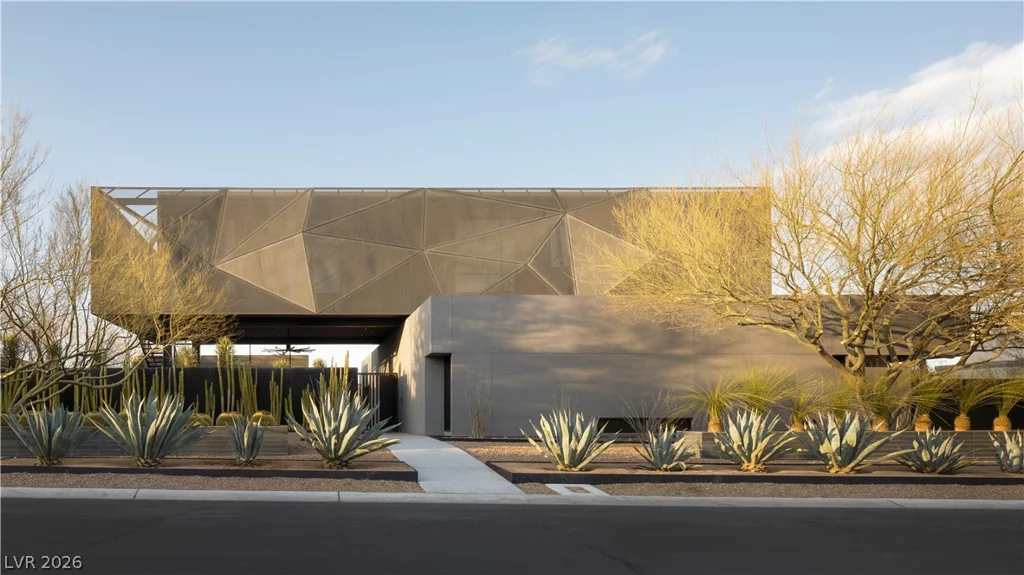 20 Soaring Bird, Las Vegas, NV 89135