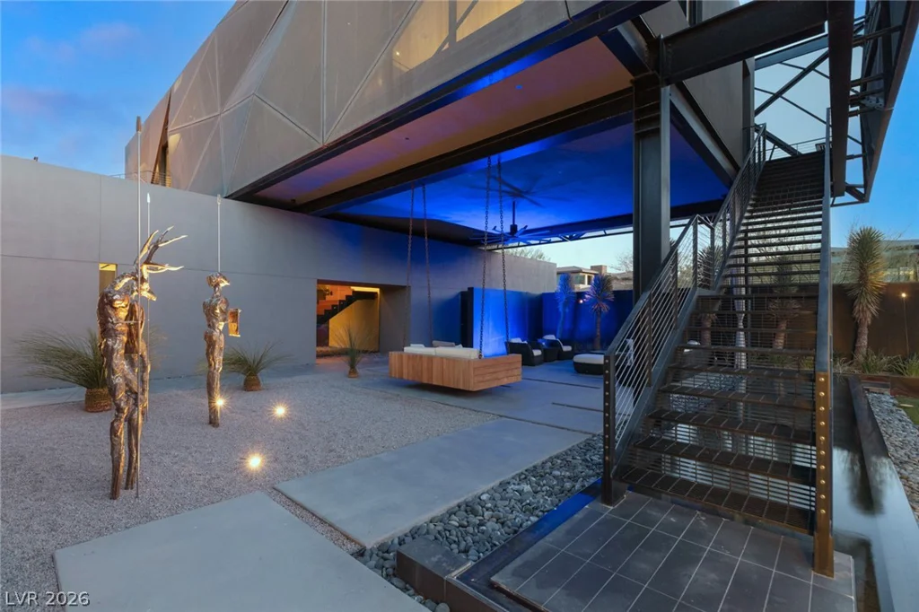 20 Soaring Bird, Las Vegas, NV 89135