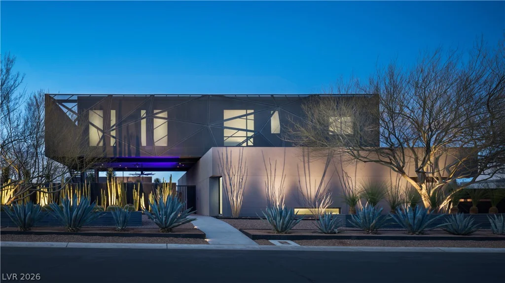 20 Soaring Bird, Las Vegas, NV 89135