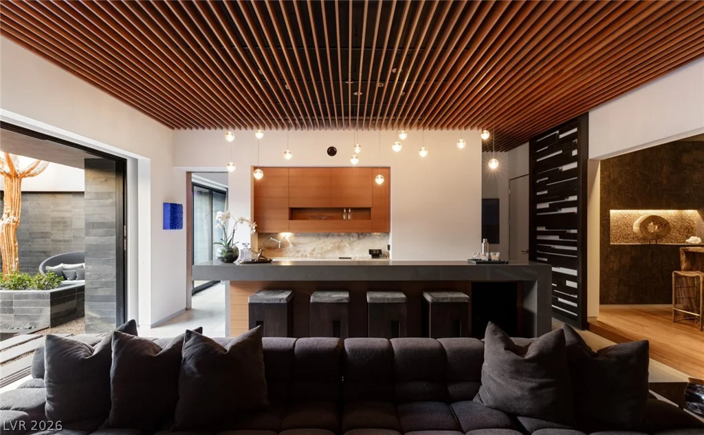 20 Soaring Bird, Las Vegas, NV 89135