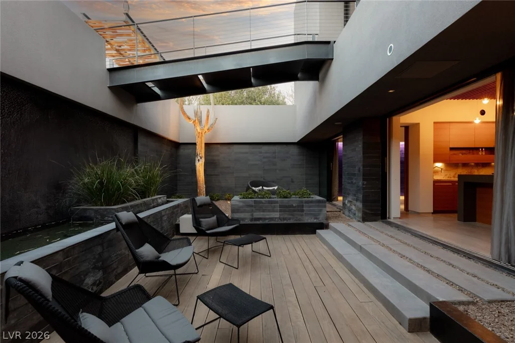 20 Soaring Bird, Las Vegas, NV 89135