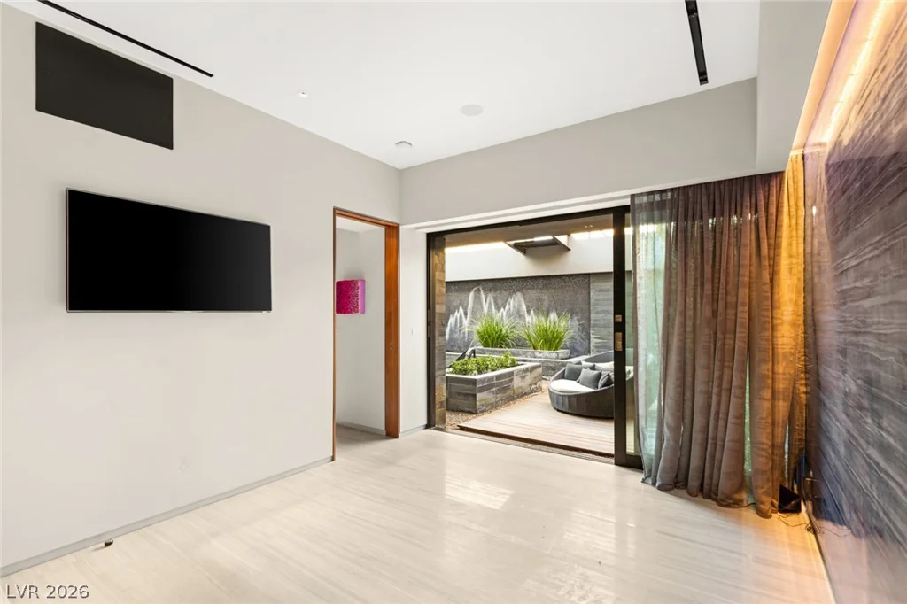 20 Soaring Bird, Las Vegas, NV 89135