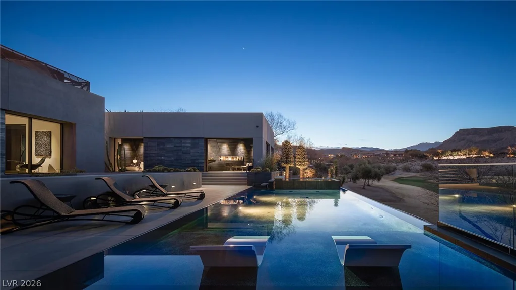 20 Soaring Bird, Las Vegas, NV 89135