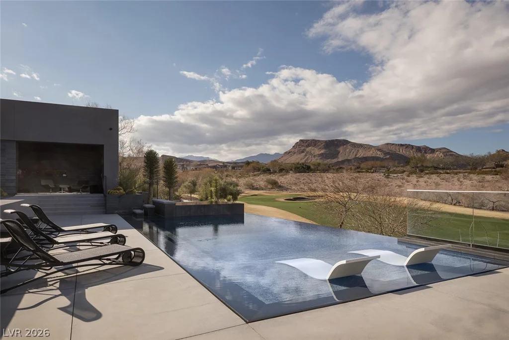 20 Soaring Bird, Las Vegas, NV 89135