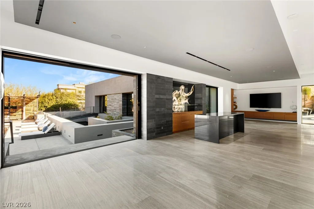 20 Soaring Bird, Las Vegas, NV 89135
