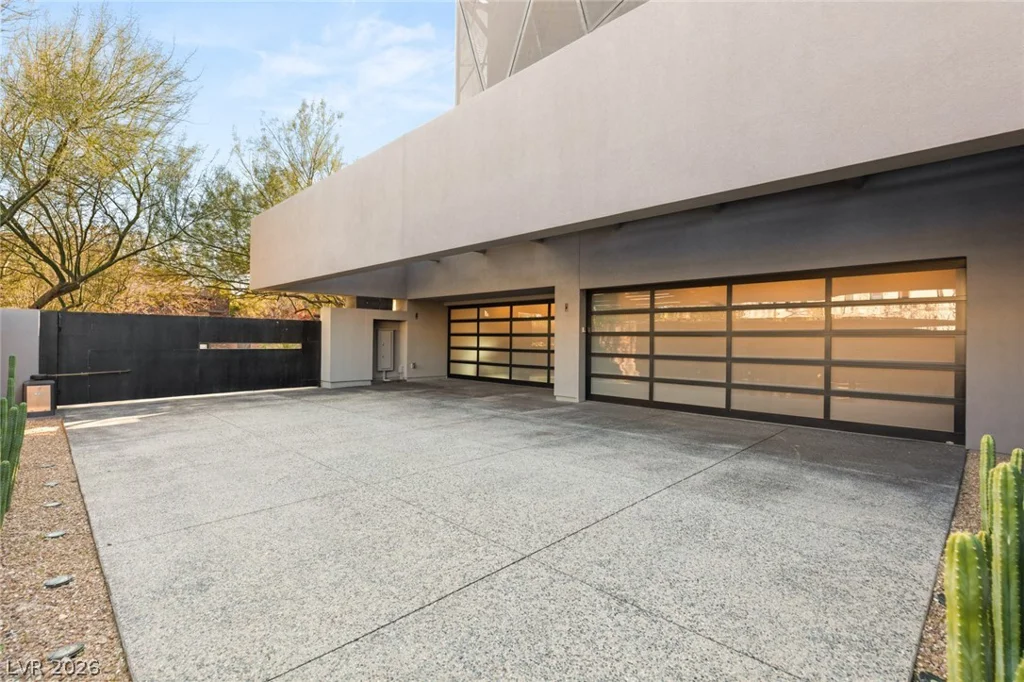 20 Soaring Bird, Las Vegas, NV 89135