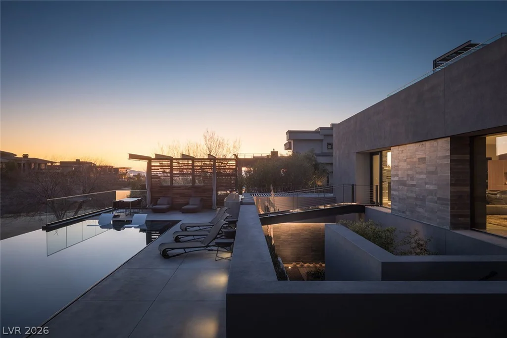 20 Soaring Bird, Las Vegas, NV 89135
