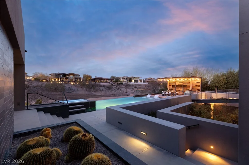 20 Soaring Bird, Las Vegas, NV 89135