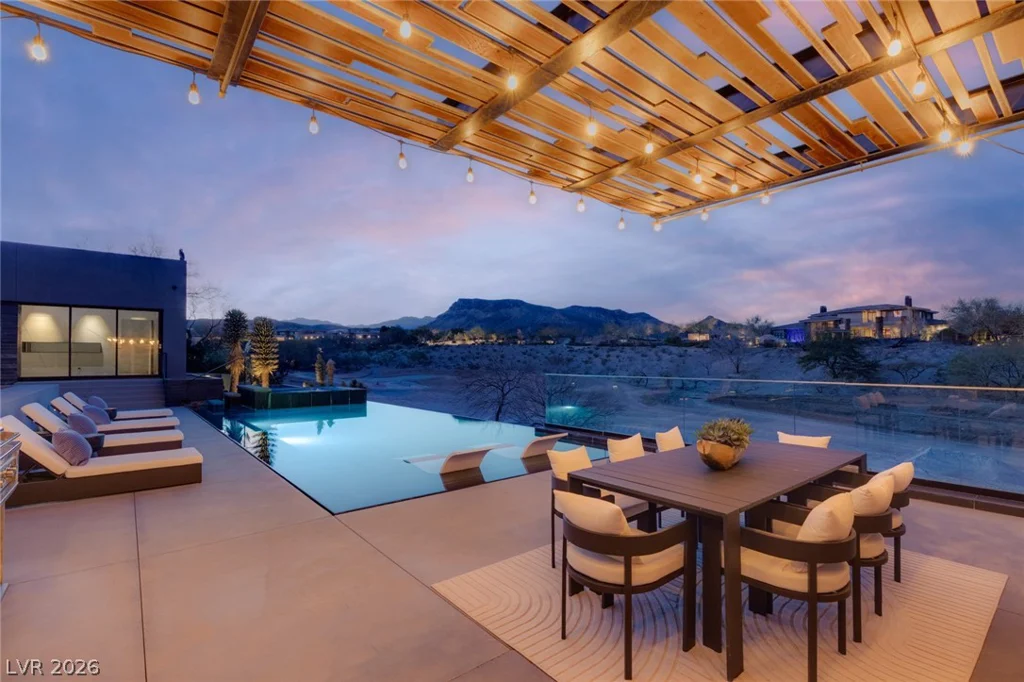 20 Soaring Bird, Las Vegas, NV 89135