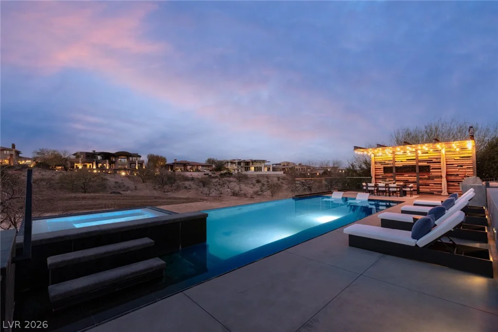 20 Soaring Bird, Las Vegas, NV 89135