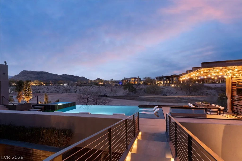 20 Soaring Bird, Las Vegas, NV 89135