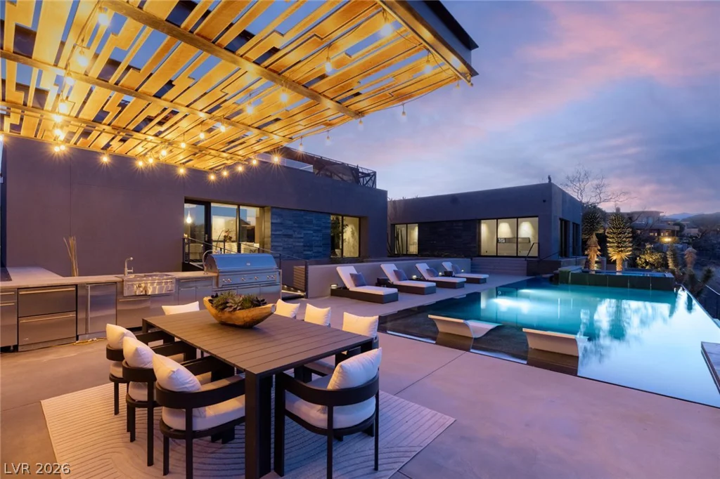20 Soaring Bird, Las Vegas, NV 89135