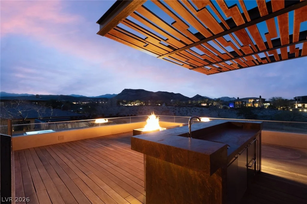 20 Soaring Bird, Las Vegas, NV 89135