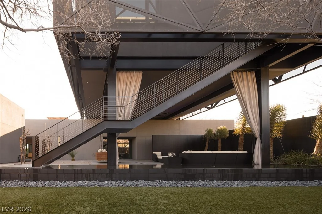 20 Soaring Bird, Las Vegas, NV 89135