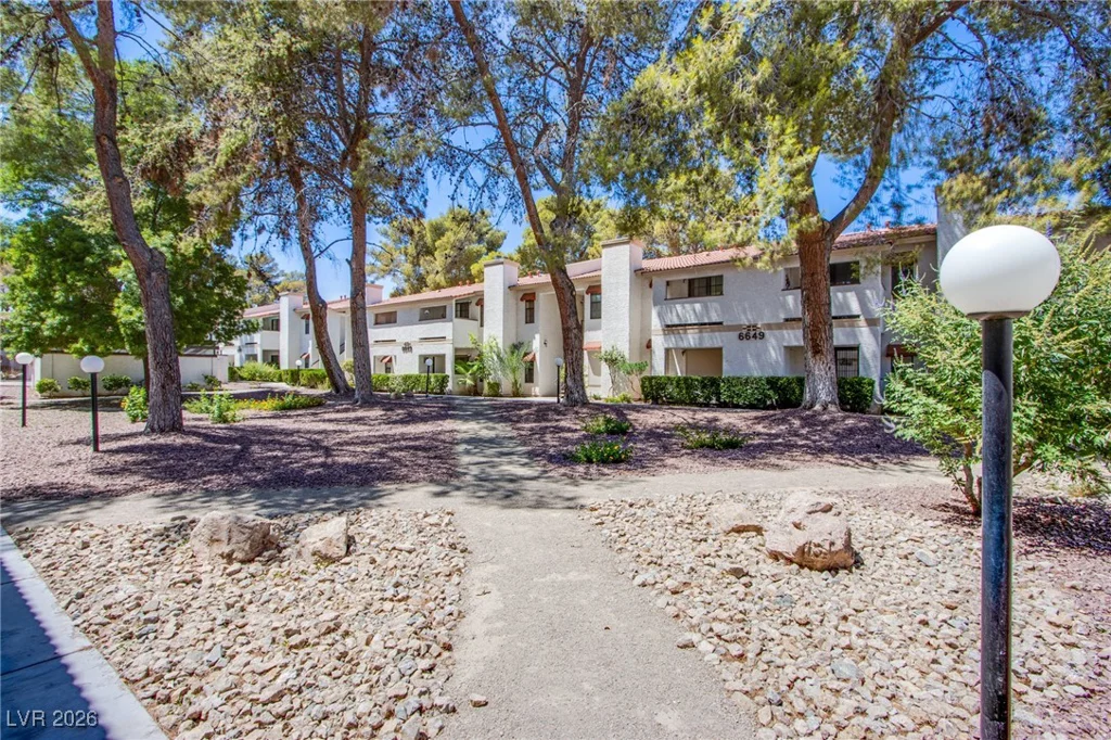 6617 Tropicana, Las Vegas, NV 89103