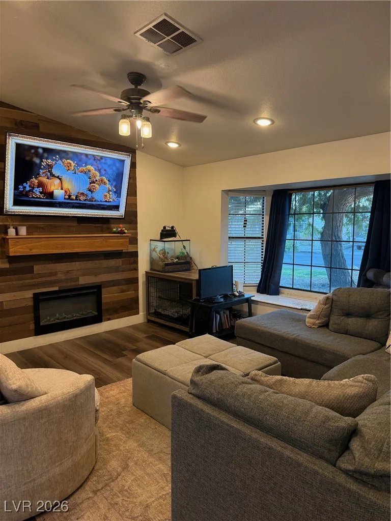 6624 Mountainwood, Las Vegas, NV 89103