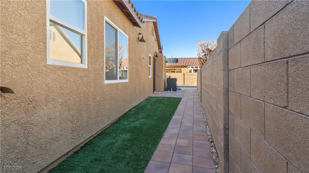 7166 Adobe Hills, Las Vegas, NV 89113