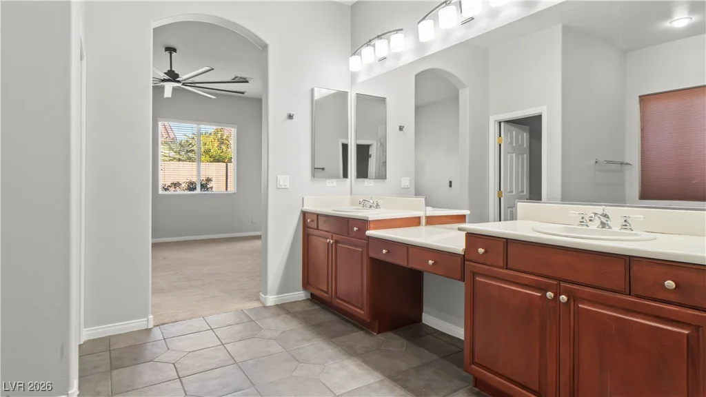 7166 Adobe Hills, Las Vegas, NV 89113