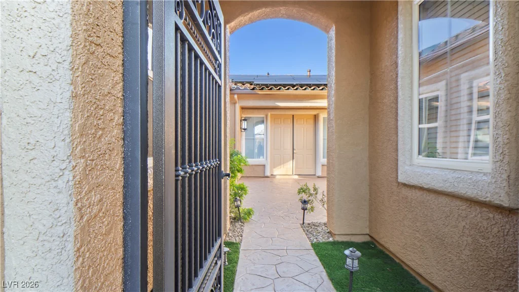7166 Adobe Hills, Las Vegas, NV 89113