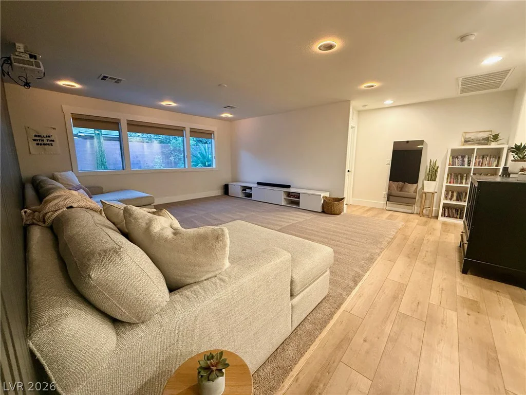 5571 Bethany Bend, Las Vegas, NV 89135