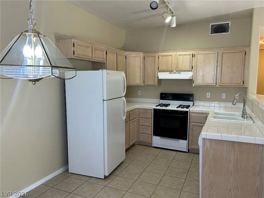 2110 Los Feliz, Las Vegas, NV 89156