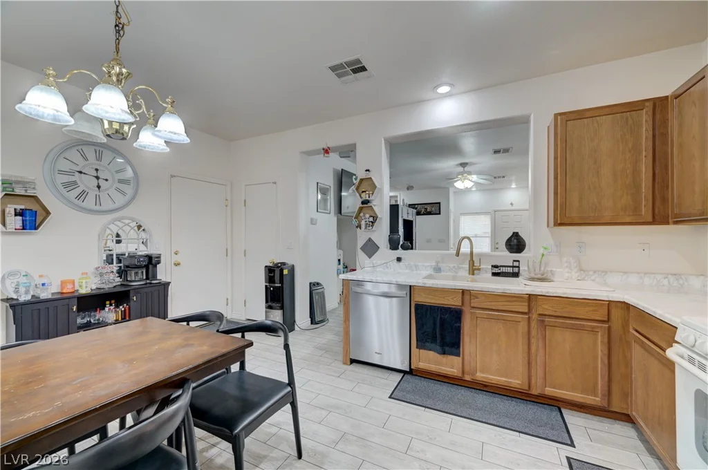 6837 Silver Eagle, Las Vegas, NV 89122