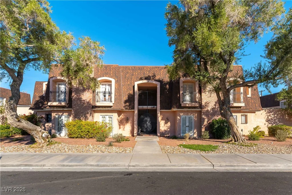 1301 St Louis, Las Vegas, NV 89104