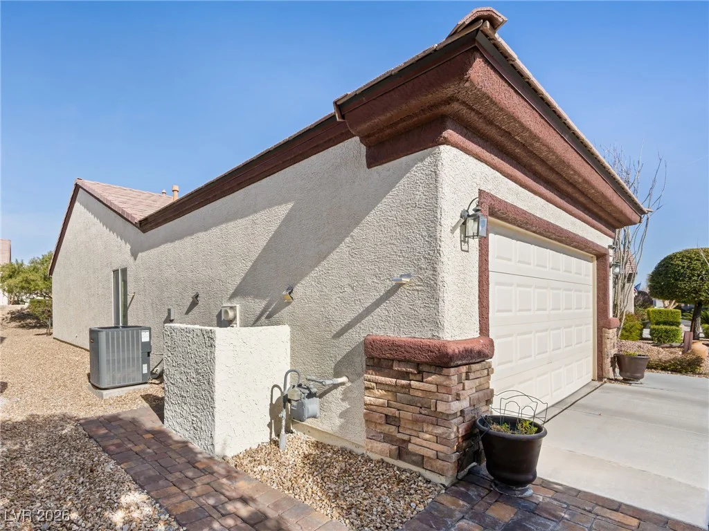 2520 Mourning Warbler, North Las Vegas, NV 89084