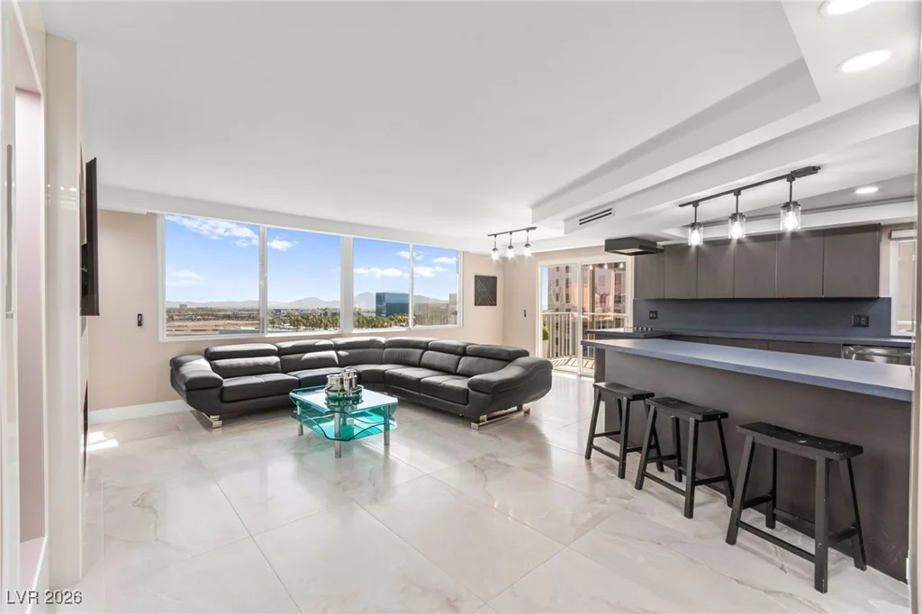 205 Harmon, Las Vegas, NV 89169