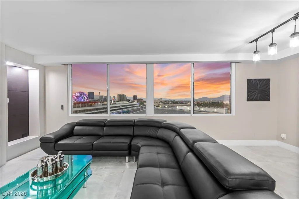 205 Harmon, Las Vegas, NV 89169