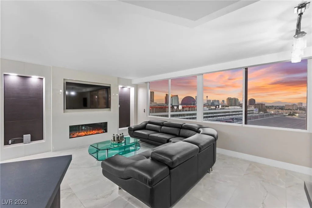 205 Harmon, Las Vegas, NV 89169