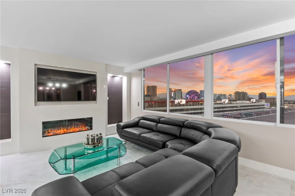 205 Harmon, Las Vegas, NV 89169