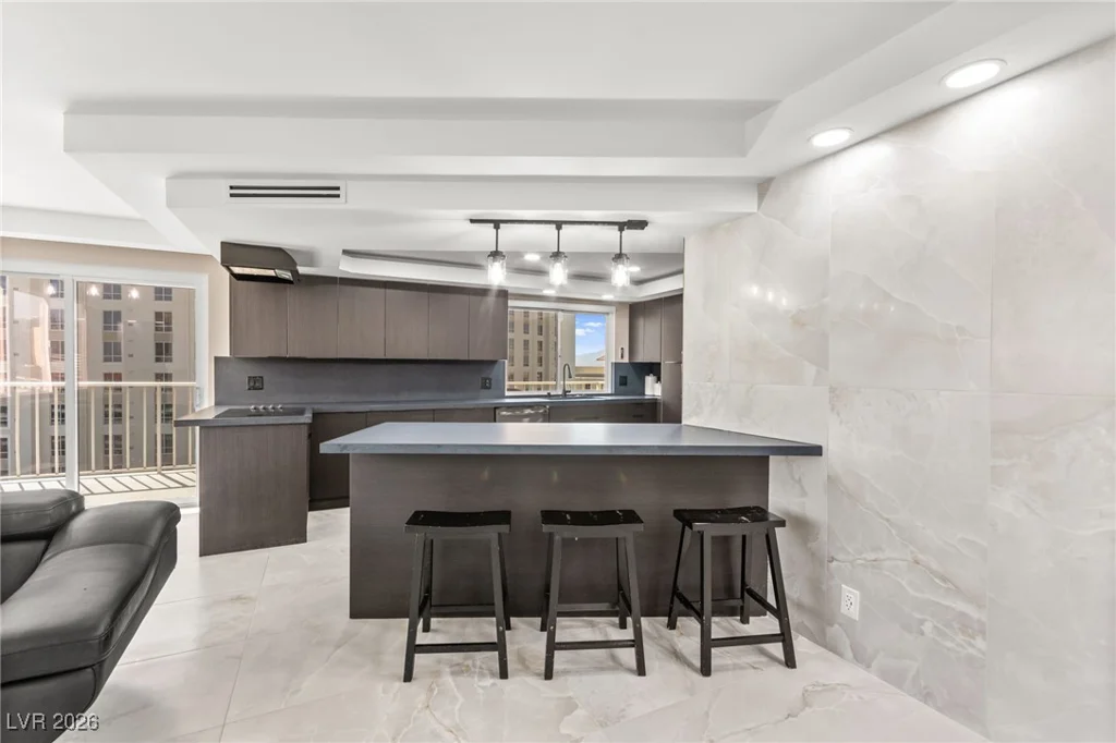 205 Harmon, Las Vegas, NV 89169