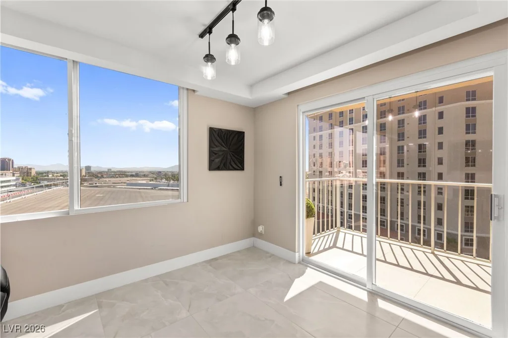 205 Harmon, Las Vegas, NV 89169