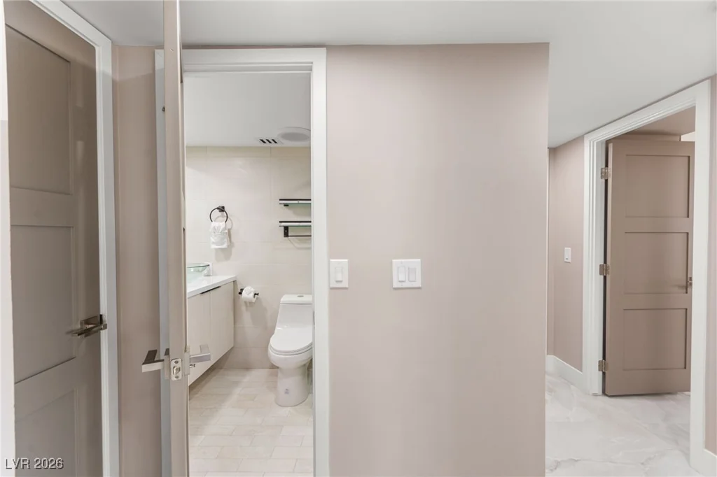 205 Harmon, Las Vegas, NV 89169