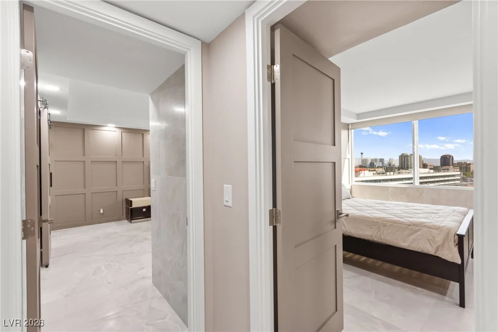 205 Harmon, Las Vegas, NV 89169