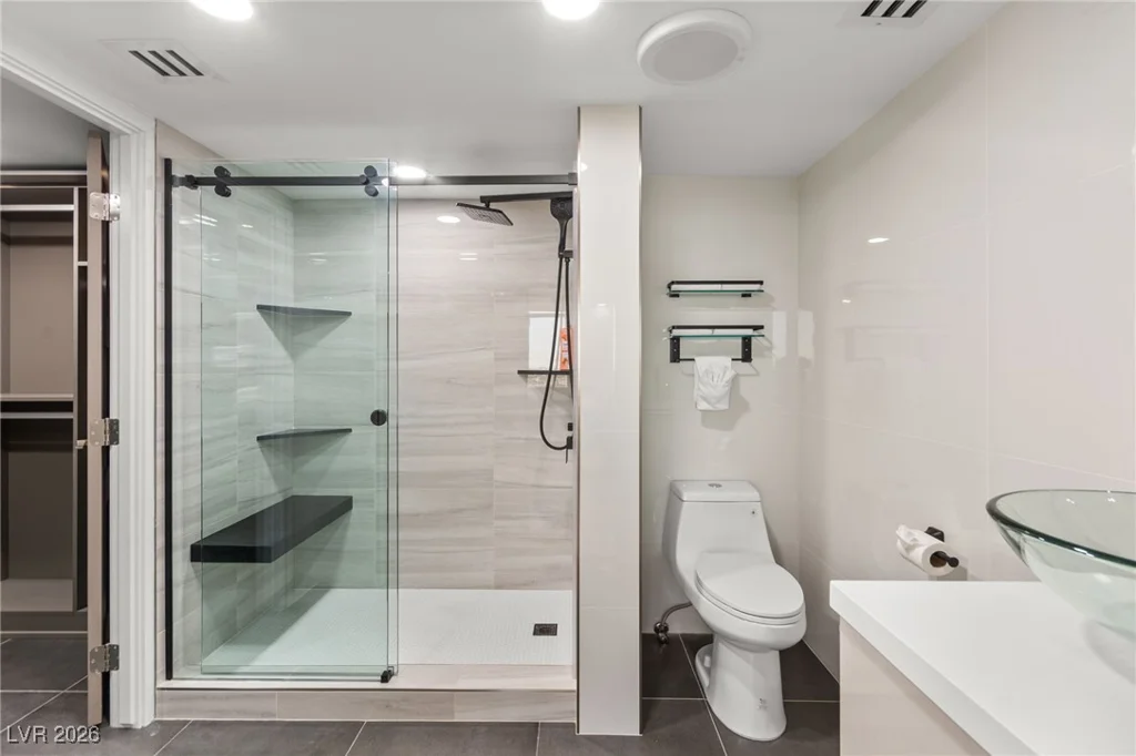 205 Harmon, Las Vegas, NV 89169