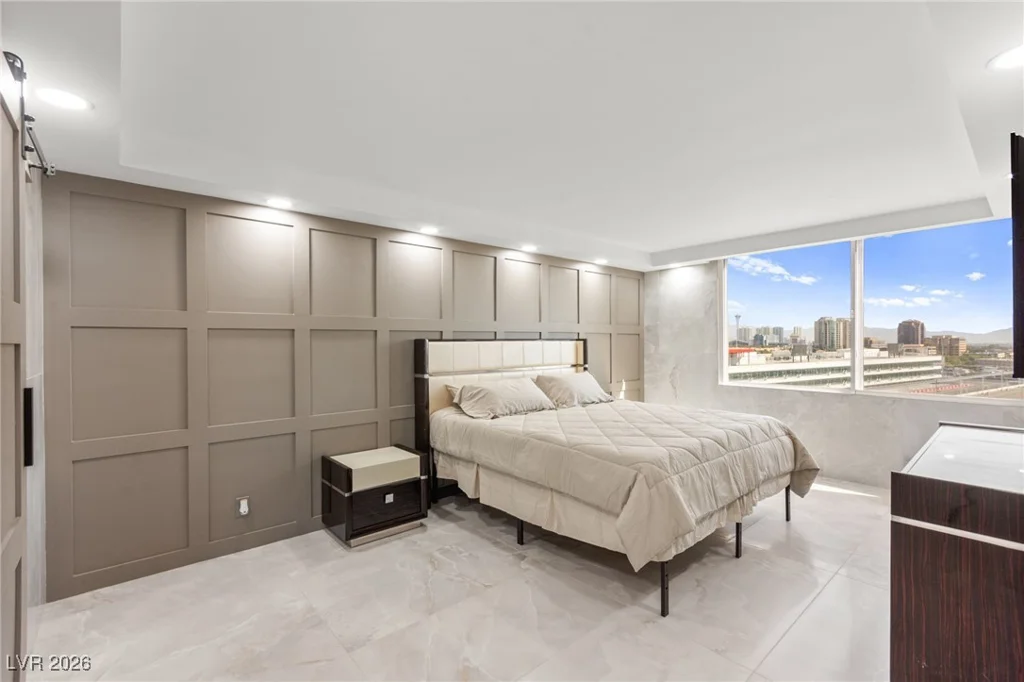 205 Harmon, Las Vegas, NV 89169
