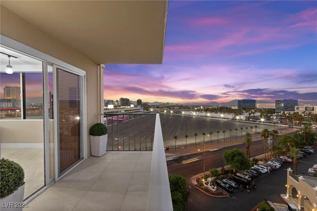 205 Harmon, Las Vegas, NV 89169