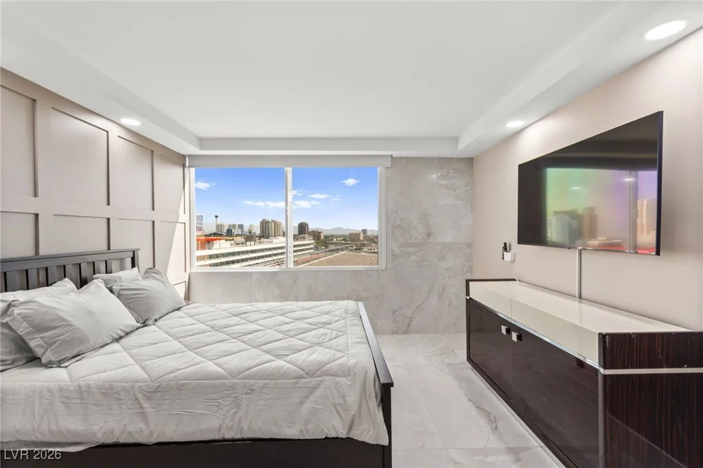 205 Harmon, Las Vegas, NV 89169
