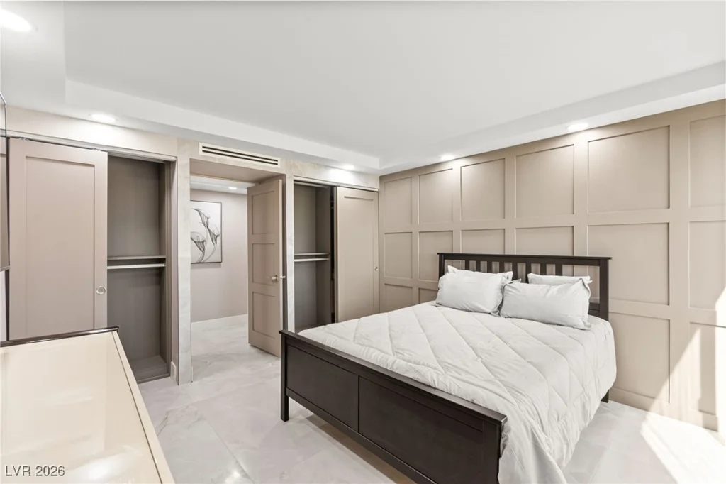 205 Harmon, Las Vegas, NV 89169