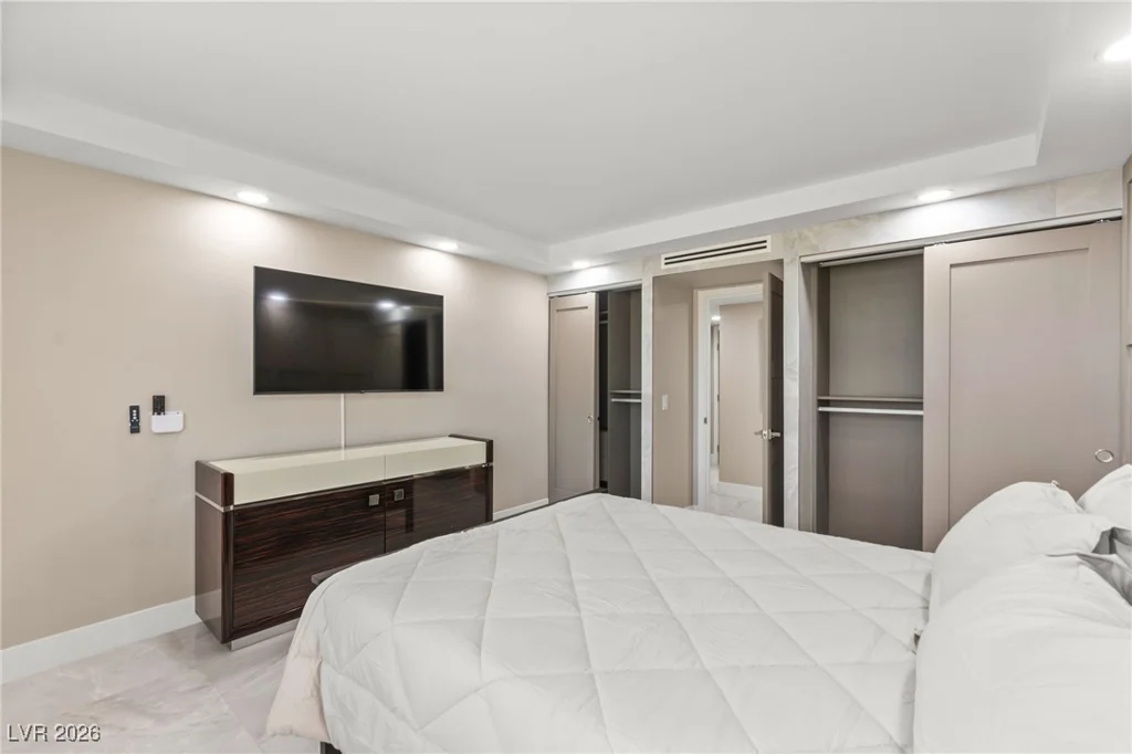 205 Harmon, Las Vegas, NV 89169