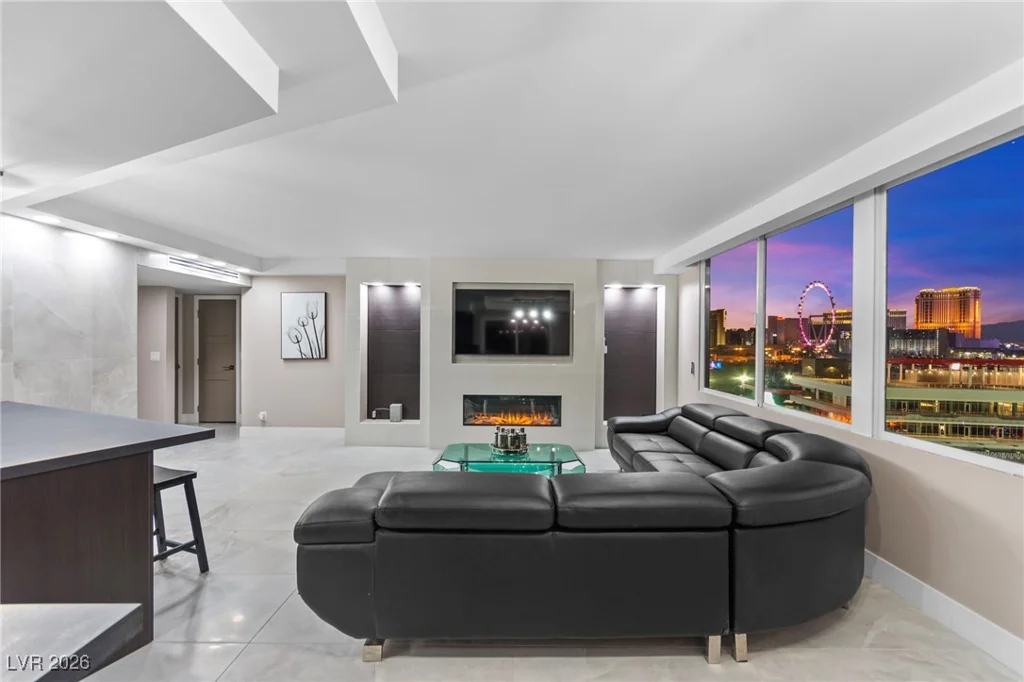 205 Harmon, Las Vegas, NV 89169