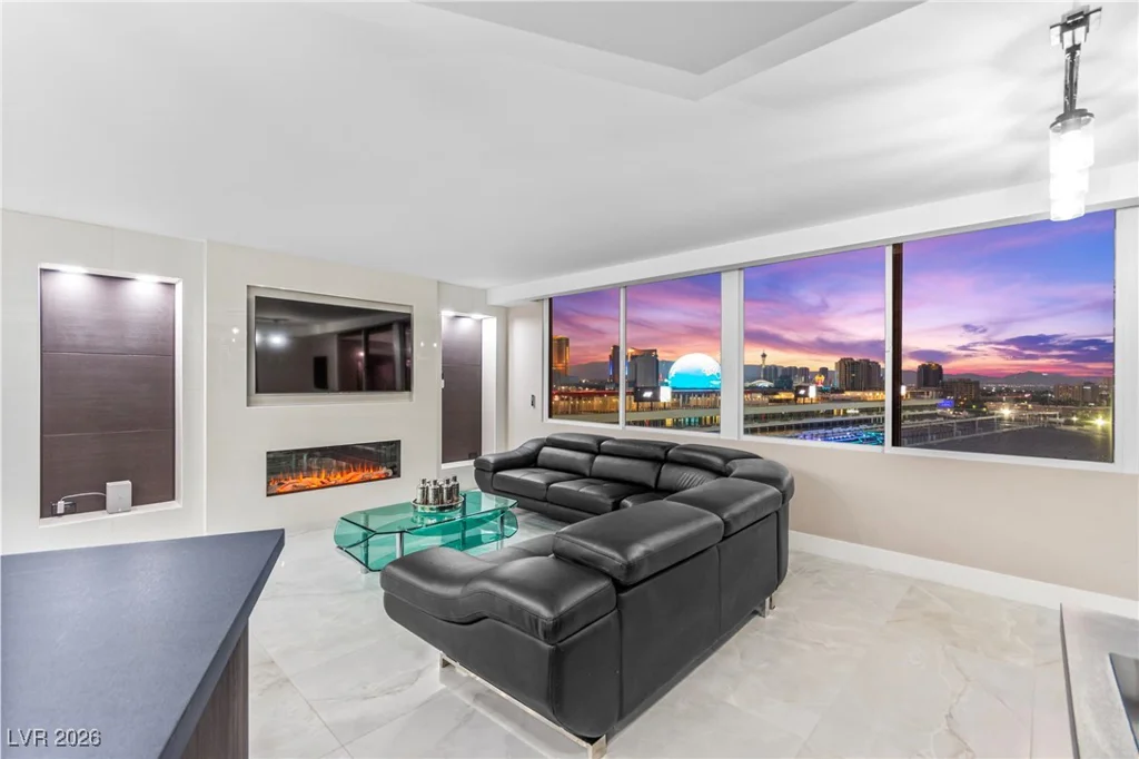 205 Harmon, Las Vegas, NV 89169